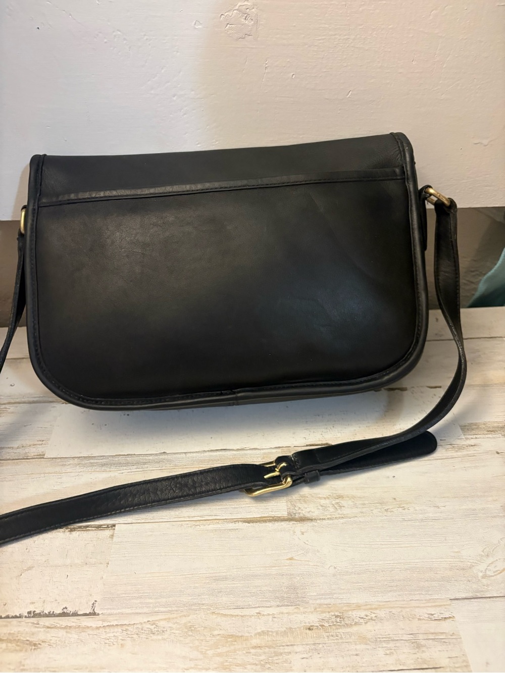 Vintage Coach Black Leather City Bag Crossbody Flap Purse (Style 9790) - Picture 6 of 12